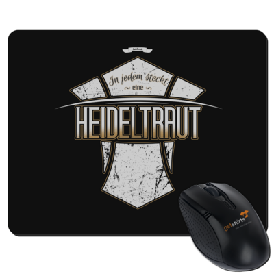 Motiv: Mousepad Textil - Heidelwurst Merch - Heideltraut - Slogan - bestimme auf Wunsch Details wie Produkt, Grösse, Farbe und Position selbst ! Motiv: Mousepad Textil - Heidelwurst Merch - Heideltraut - Slogan